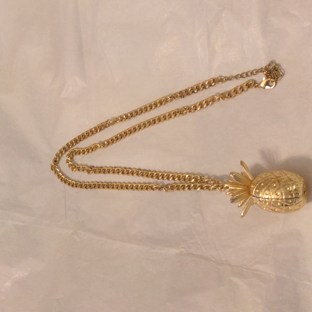 Necklace W/ pineapple